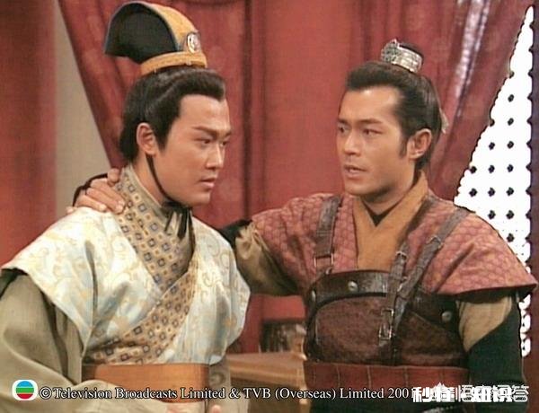 为什么有人说一些电视剧是夏天戏在冬天拍，冬天戏在夏天拍