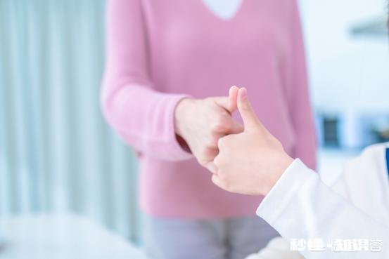 出生两周的宝宝还发黄怎么办