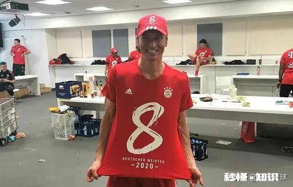 莱万多夫斯基本赛季欧冠+联赛进球数42个，有机会得金球奖吗