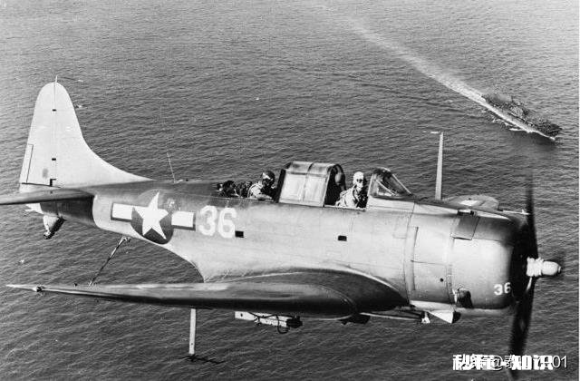 二战战斗机为什么不在机尾部布置机枪来防止被敌人锁定后机身呢