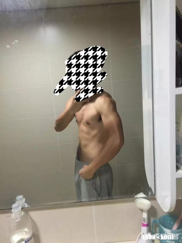 三角肌后束和中束间有个缝该如何训练