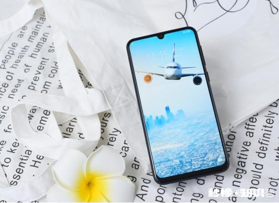 荣耀play和vivo z3，用哪个直播王者荣耀不卡顿