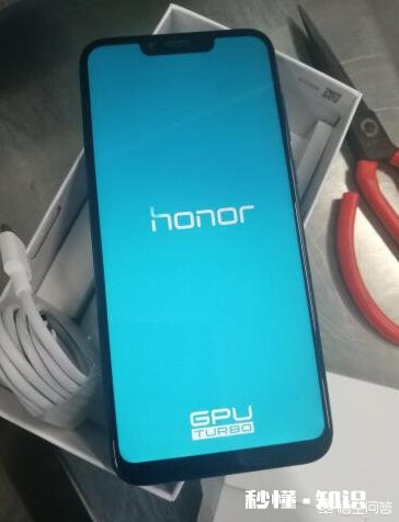 荣耀play和vivo z3，用哪个直播王者荣耀不卡顿