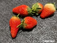 疫情期间，草莓等水果怎么消毒会携带冠状病毒吗