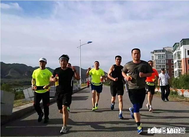 四十四岁，十公里跑四十五分钟，心率120，正常吗