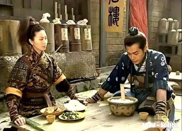 朋友点高价烟酒，我该出钱吗