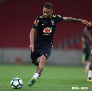 内马尔成不了金球先生，只能是贝克汉姆第二吗