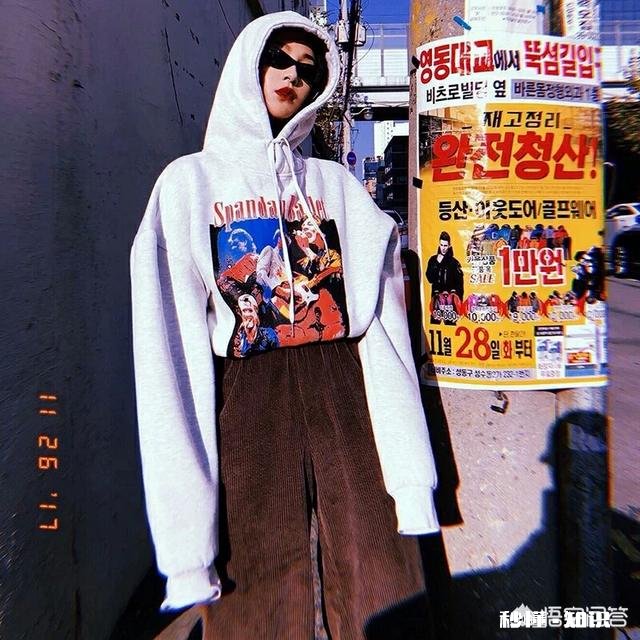 灰白色卫衣内搭怎样搭配呢