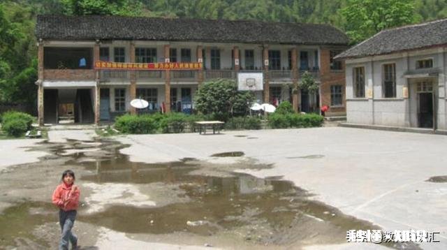 大山沟的都行 大专明年就毕业，想去当乡村小学当老师，有什么途径吗