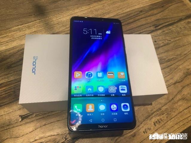 预算2000元，请推荐一台华为的手机，能高配打游戏，拍照牛逼的，续航也不错的