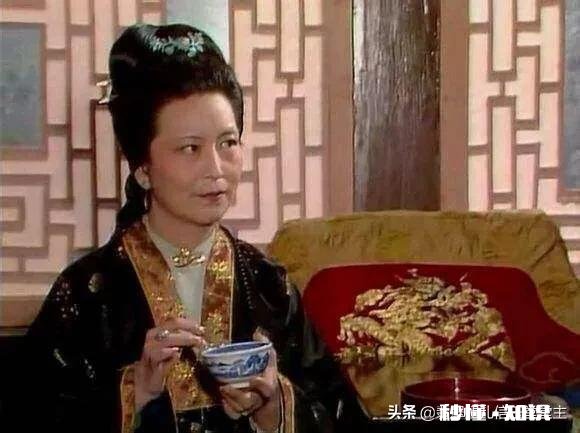 《红楼梦》中贾母和王夫人为什么都不宠贾兰