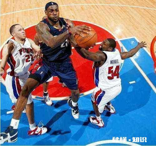奥尼尔搭档詹姆斯，61胜联盟第一，为什么总决赛都没进