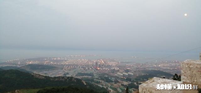 日照五莲一老师因体罚逃课学生被重罚引热议,记者采访学校遭拒,你怎么看