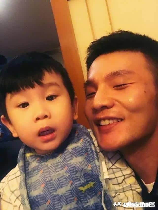 眼睛小的人怎么自嘲