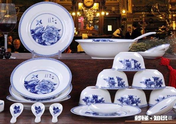 碗底有鑫洁碗餐具款的小青花瓷是什么年代