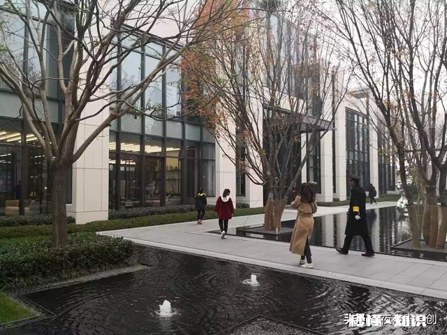 女朋友把她以前的相亲经历都告诉我是什么意思