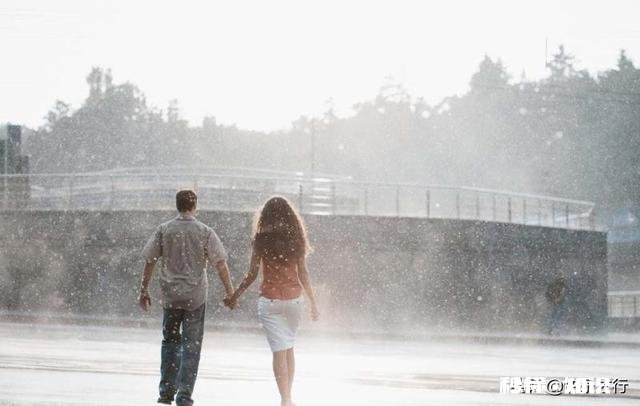 女朋友把她以前的相亲经历都告诉我是什么意思