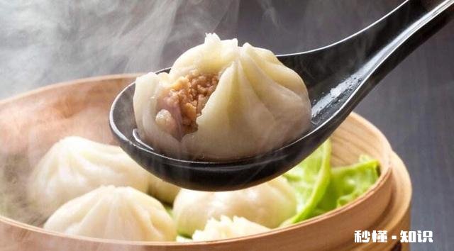 小时候的小笼包馅打水吗，怎么弄好吃