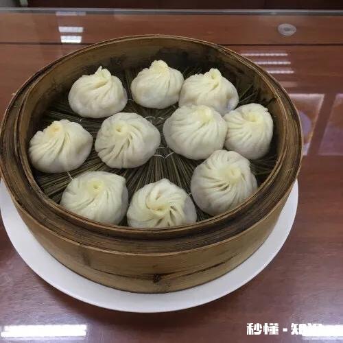 小时候的小笼包馅打水吗，怎么弄好吃