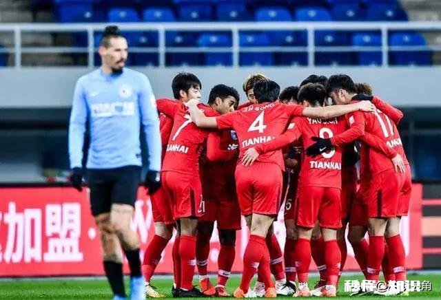 不纯真的中国足球!天海5-1提前一轮保级,贝尼特斯看傻了眼,你怎么看待这场比赛