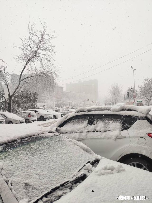 教师月工资开到一万，除了节假日，一天24小时在学校守着，你愿意吗