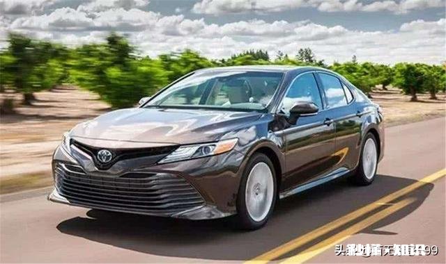 为什么现在的豪华汽车品牌越卖越便宜20多万的奔驰宝马满街跑