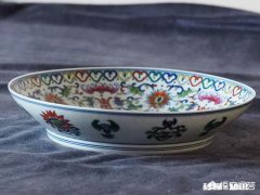 如何鉴别雍正斗彩梅瓶是否到代