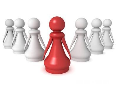 领导不断给你加工作量，让你出错，然后又故意挑出来错误并当众批评你，怎么办