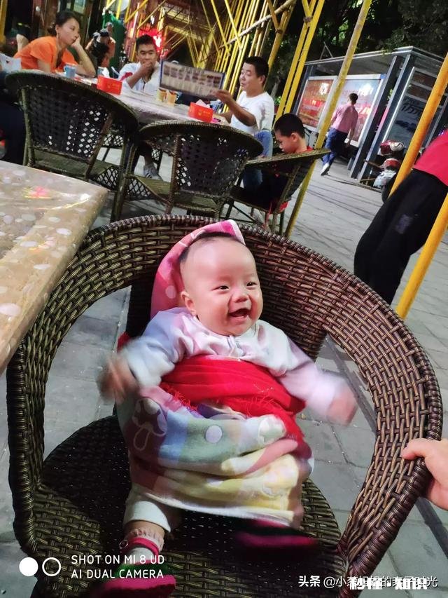 一个人带着刚出生的孩子该怎样生活