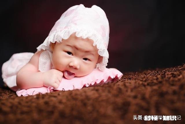 一个人带着刚出生的孩子该怎样生活