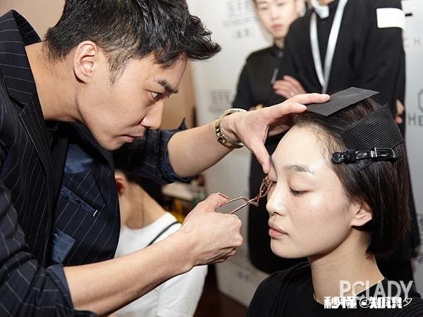 怎么样才能成为明星的化妆师