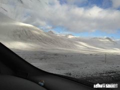 如果你迷失在野外，该如何生存，如何辨别方向，是原地等待还是什么