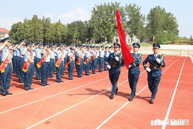 有些高中生考军校后出来做些什么工作