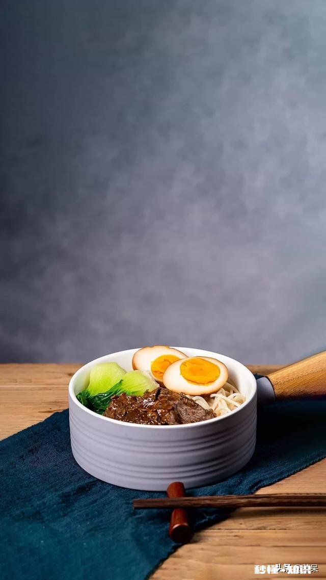 还是学生 目前和一个认真上进的男生互有好感，但彼此都没有谈过，该怎么相处