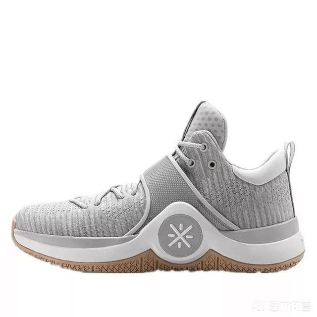 NBA球星打比赛时都穿什么鞋