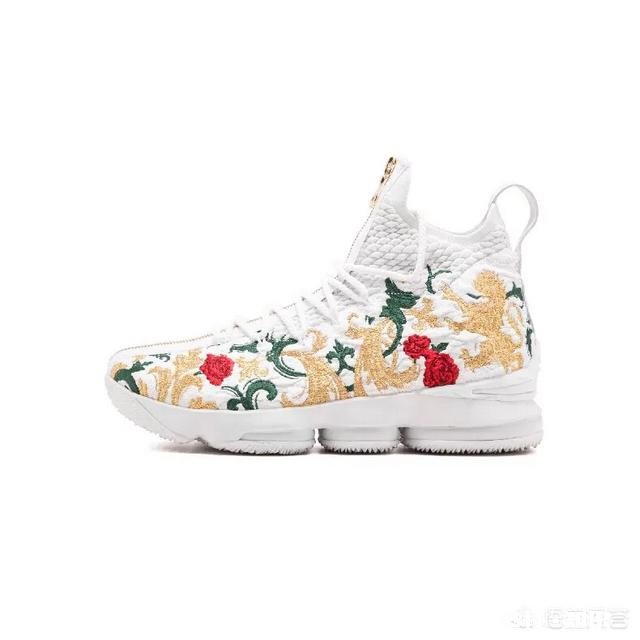 NBA球星打比赛时都穿什么鞋