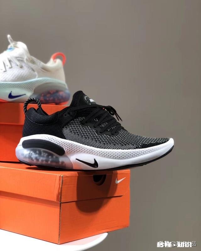 能否推荐一些冬天可以穿的运动鞋，例如耐克，李宁啥的