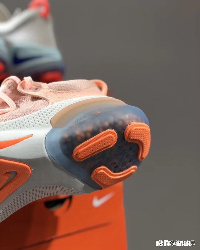 能否推荐一些冬天可以穿的运动鞋，例如耐克，李宁啥的