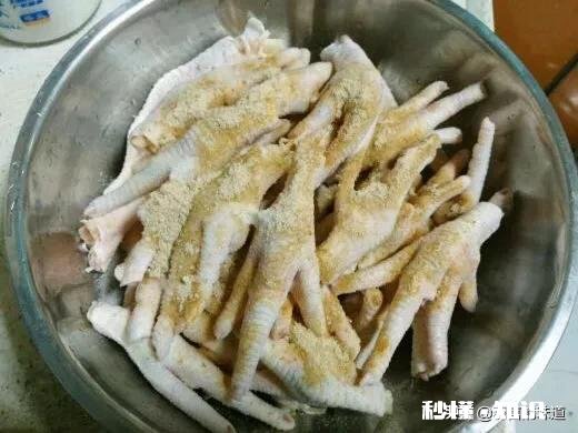 怎样用盐焗粉做鸡爪