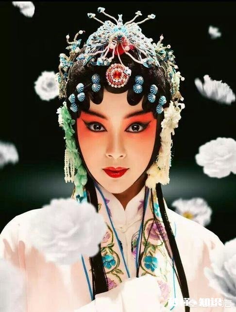 唱京歌比唱京剧容易一些吗