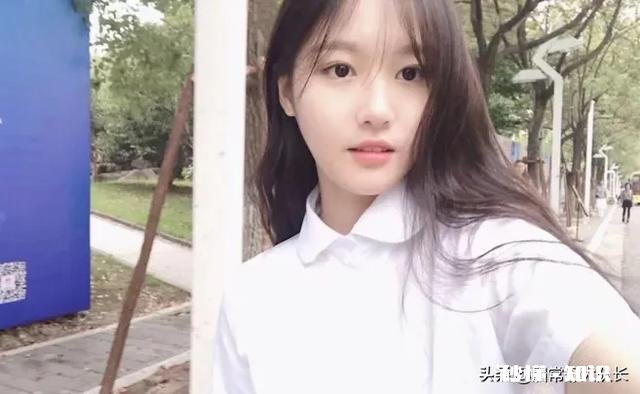 上学时，你和女生发生最搞笑的事情是什么