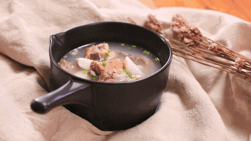 春令美食春笋排骨汤做法