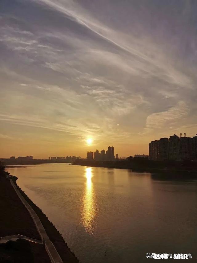 一人经常发美食、讲钱说旅游谈理想,却很少说女朋友,怎么解释