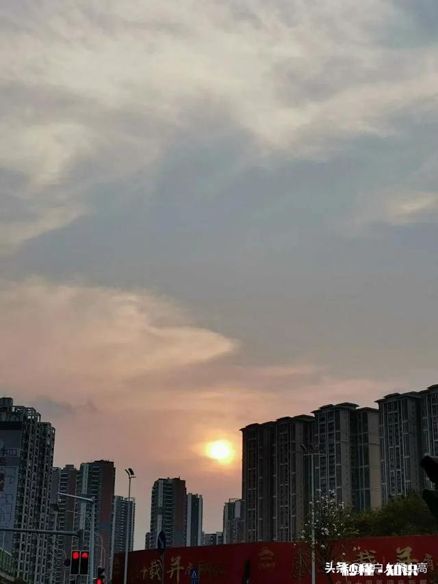 一人经常发美食、讲钱说旅游谈理想,却很少说女朋友,怎么解释