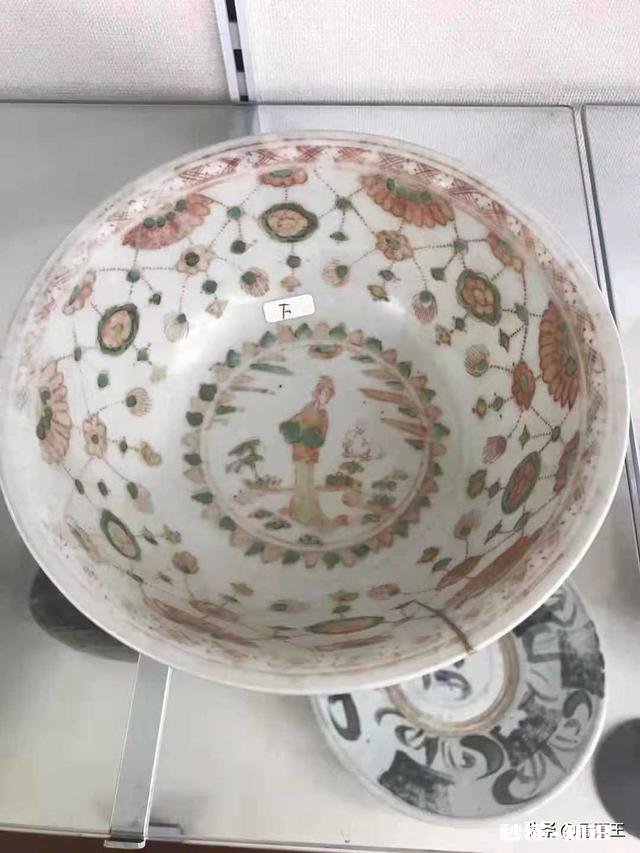 这个瓷碗“宣德年造”是本年份还是后仿的造字有什么含义