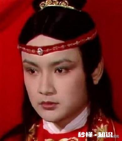 宁国府唱大戏，人人爱看，贾宝玉怎么就觉得无聊了还跑去袭人家里