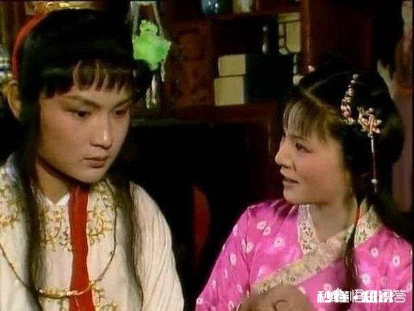 宁国府唱大戏，人人爱看，贾宝玉怎么就觉得无聊了还跑去袭人家里