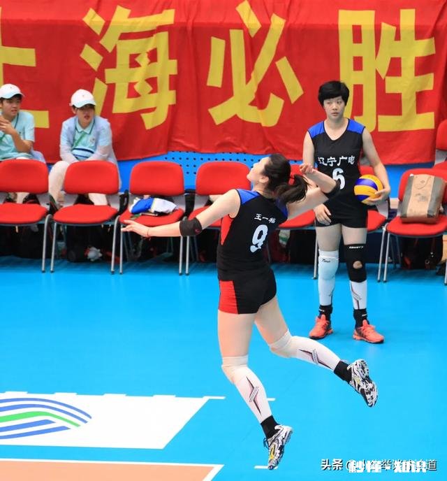 日本女排那么矮也能大力跳发，为什么大个子的中国女排却少有人做你怎么看