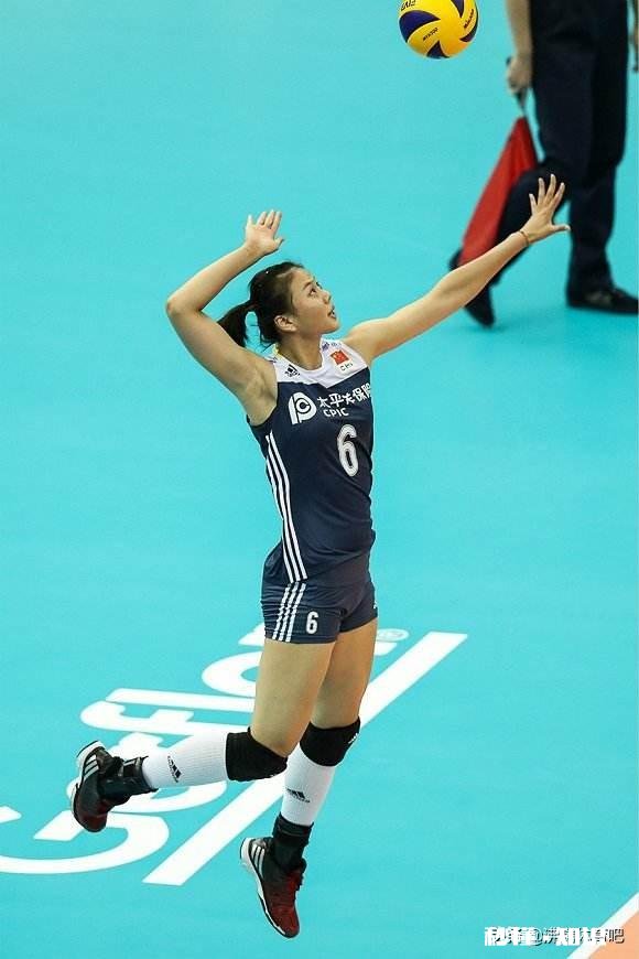 日本女排那么矮也能大力跳发，为什么大个子的中国女排却少有人做你怎么看