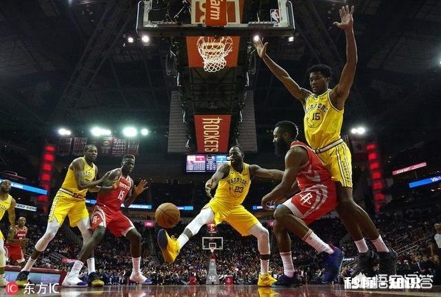 火箭大胜勇士队，火箭队主力球员全部开怀大笑，为什么勇士队主力球员也都在笑